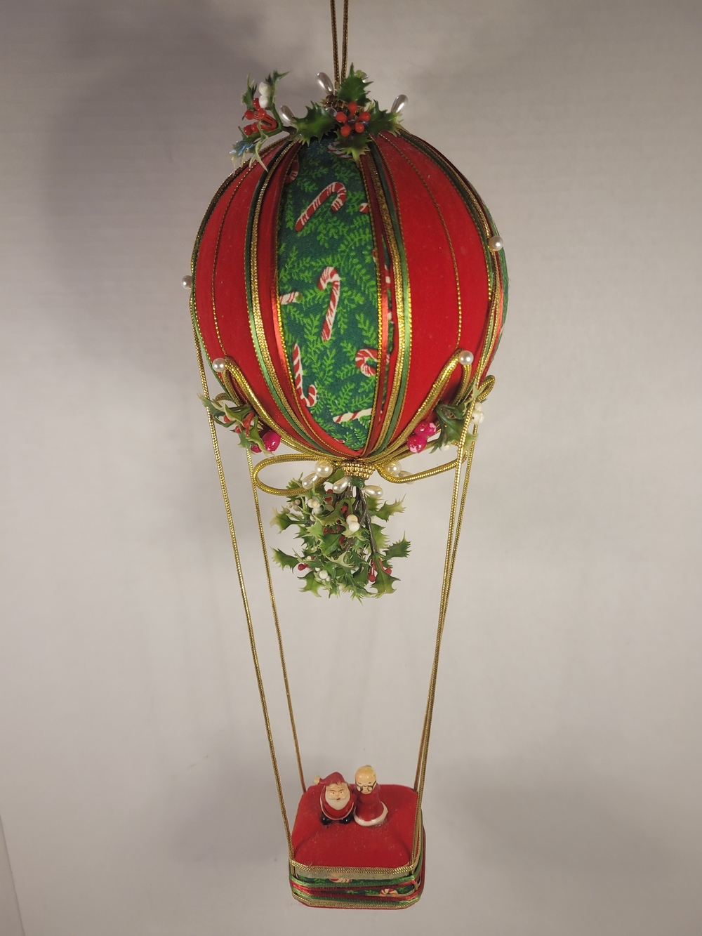 Vintage Christmas Hot Air Balloon Decoration Music Box (U)